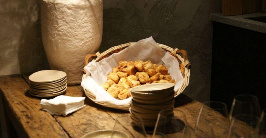 Paris : French wine tasting in Montmartre - Why Montmartre Wine Tasting Feels Different From a Generic Pour