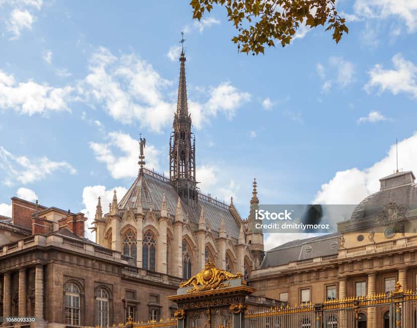Paris: Ghosts and Dark Stories Guided Walking Tour - Rue de la Cité Legends: Wandering Nun and the Screams of the Drowned