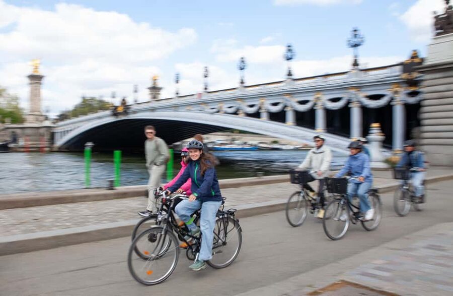 Paris: Guided bike tour - Greatest monuments of the capital - Cycling Reality Check: Skills, Safety, and Who It Fits
