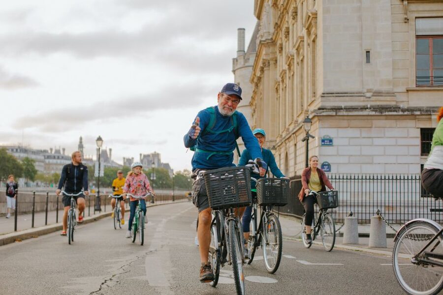Paris: Guided Bike Tour Like a Local - Meeting at Le Peloton Café, where Paris bike energy starts