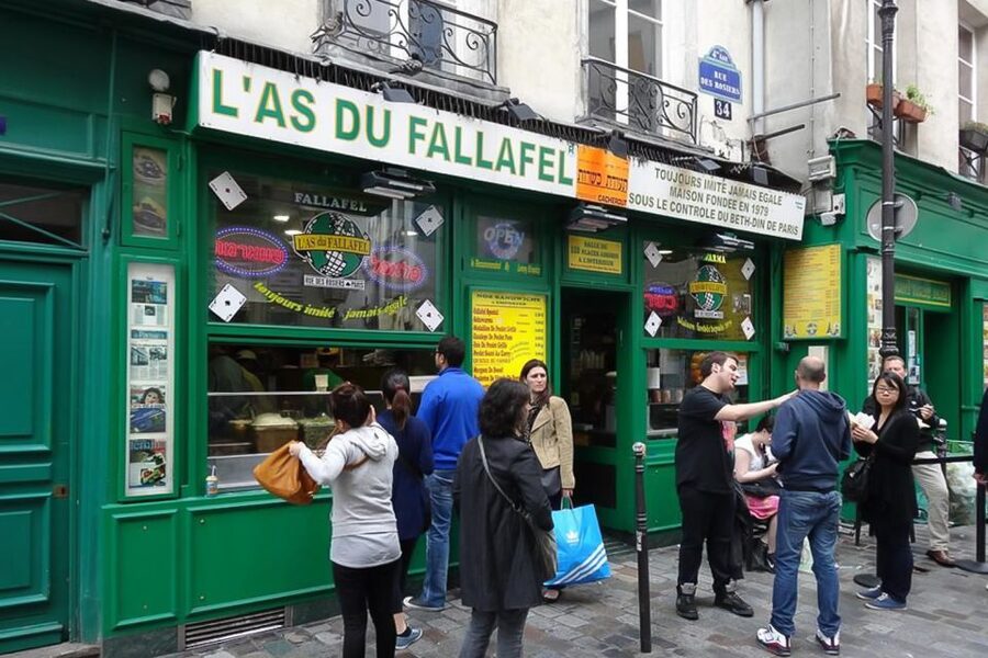 Paris: Guided tour of Marais in German - Musée Carnavalet, why Paris keeps showing up