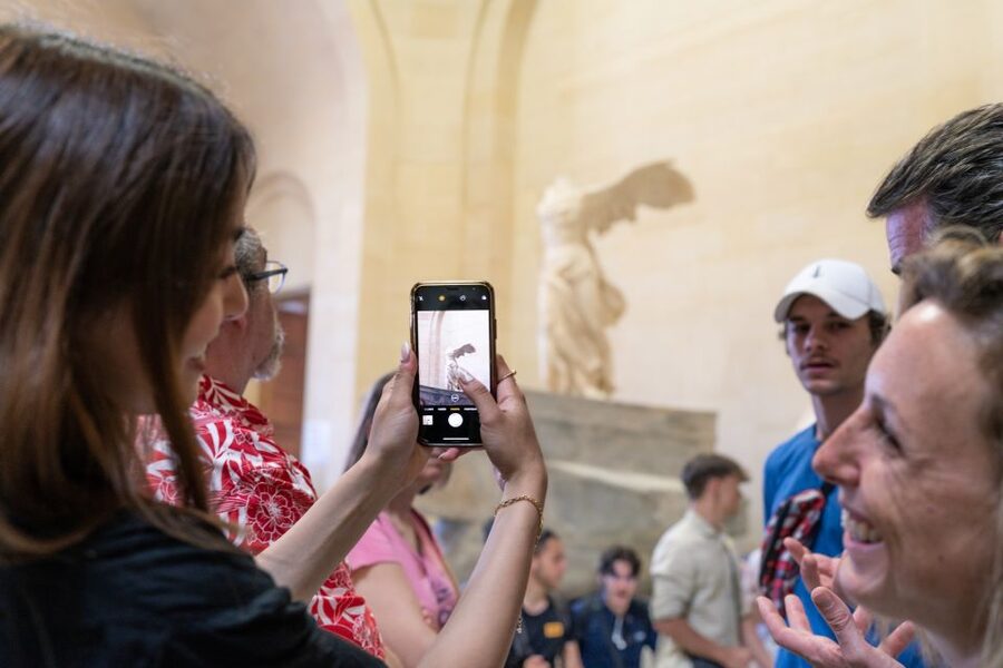 Paris: Guided Tour of the Must-Sees of the Louvre Museum - A 90-minute Louvre sprint: how the highlights tour is paced