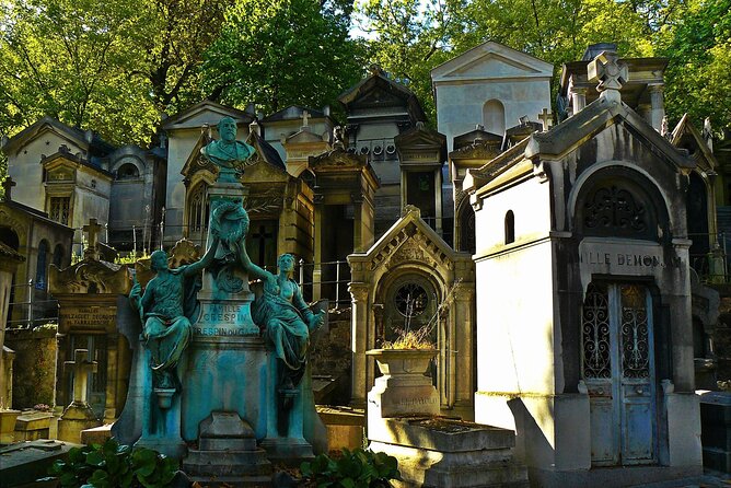 Paris: Haunted Père Lachaise Cemetery Guided Tour - The 2-hour format: what the guide actually delivers