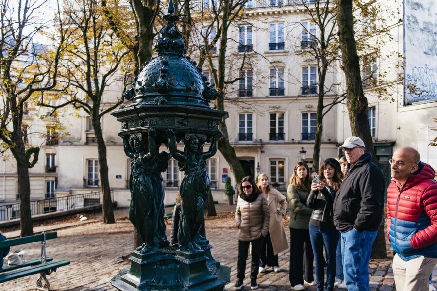 Paris: Hidden Gems of Montmartre with Local Guide - Vineyard views and Cabaret Le Lapin Agile: the quirky side of Montmartre