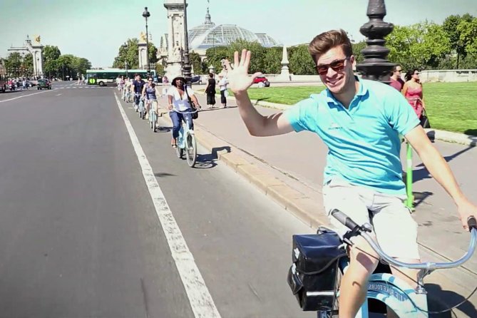Paris Highlights Bike Tour: Eiffel Tower, Louvre and Notre-Dame - Key Highlights You Feel Right Away