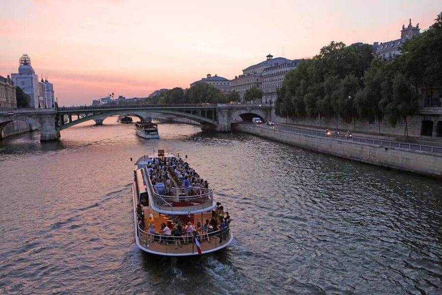 Paris: Hop-on Hop-off Bus Tour & Seine Cruise Bundle Tour - Key Things to Know Before You Ride
