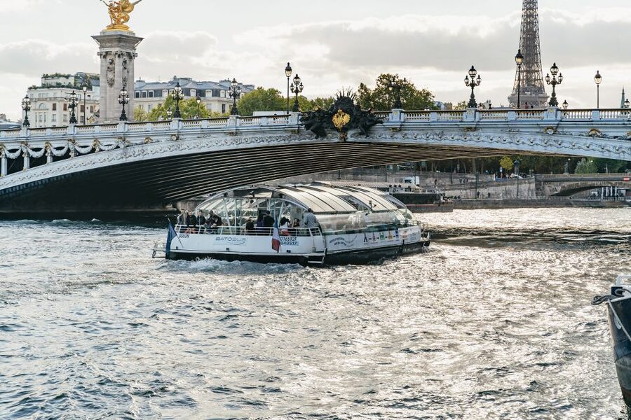 Paris: Hop-On Hop-Off Seine Cruise Pass with 9 Stops - Value math: what a $27 pass really buys you
