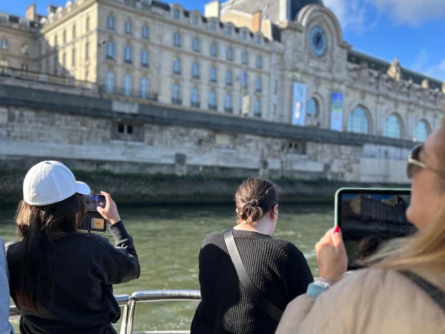Paris: Hop-On Hop-Off Seine Cruise Pass with 9 Stops - Using the interactive webapp so you don’t miss the point