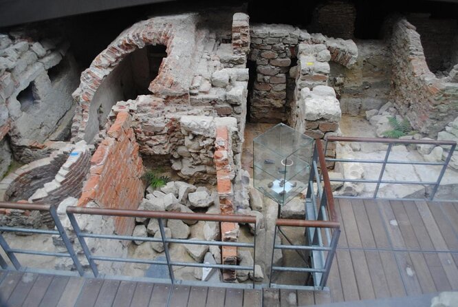 Paris: Île de la Cité and Notre-Dame Walking Tour With Crypt - Key highlights worth your time