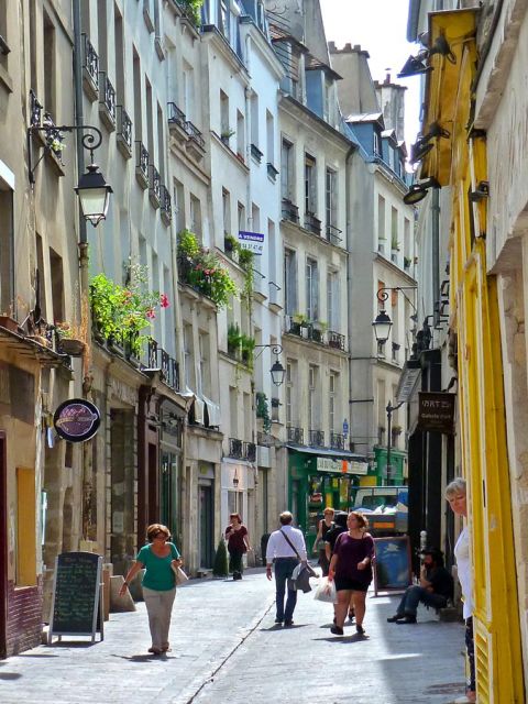 Paris Jewish History 2-Hour Private Guided Walking Tour - Meeting at Shakespeare and Company, then easing into the walk