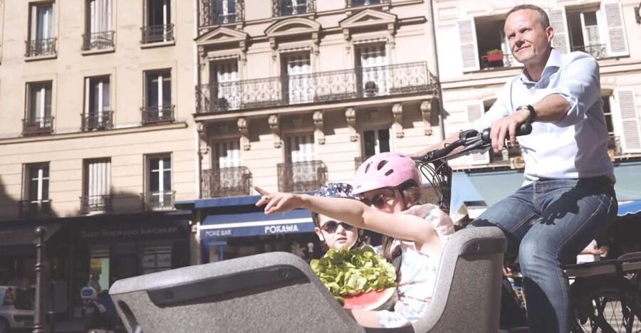 Paris Kids tour - The 3 hour ride: Louvre, Notre-Dame, Hotel de Ville, and Seine bridges