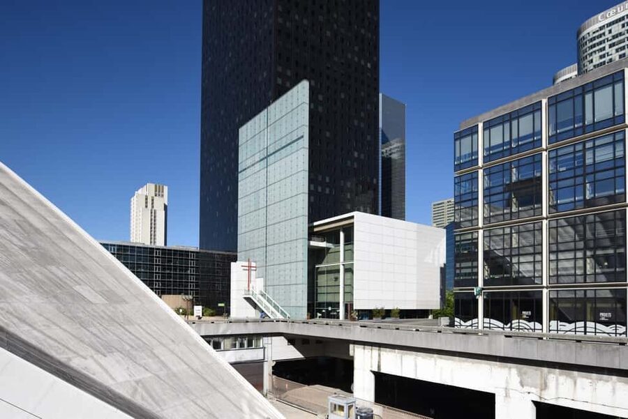 Paris: La Défense Modern District Walking Tour - How the 60s urban project shaped what you see today