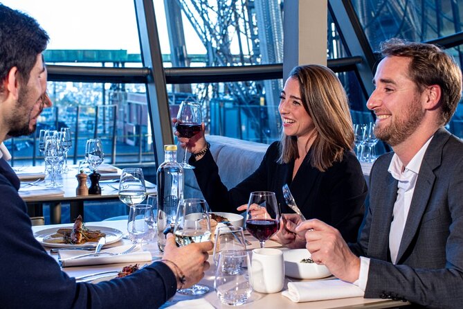 Paris Late Lunch at Eiffel Tower's Madame Brasserie Restaurant - Service style, pacing, and what makes it feel special