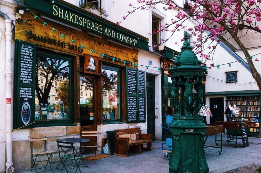 Paris: Latin Quarter 2.5-Hour Private or Group Walking Tour - Sorbonne and the Pantheon: academia turned neighborhood identity