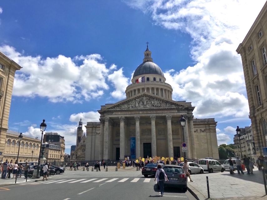 Paris: Latin Quarter Guided Walking Tour in German - Key takeaways before you go