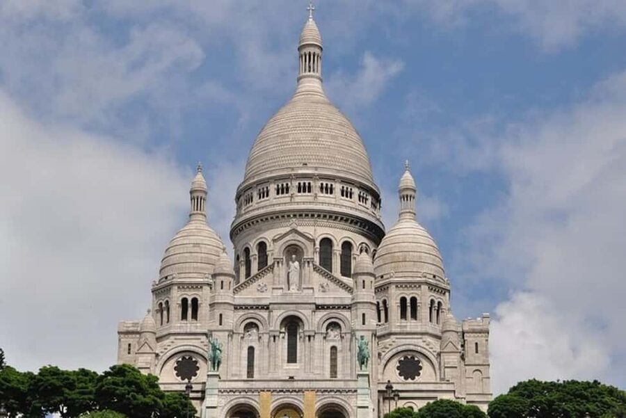 Paris: Latin Quarter Walking Tour - Fontaine Saint-Michel, monumental and loud in the best way