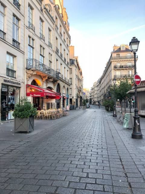 Paris: Le Marais District Guided Walking Tour - Maison de Victor Hugo and Saint-Paul Saint-Louis: Art, Thought, and Belief