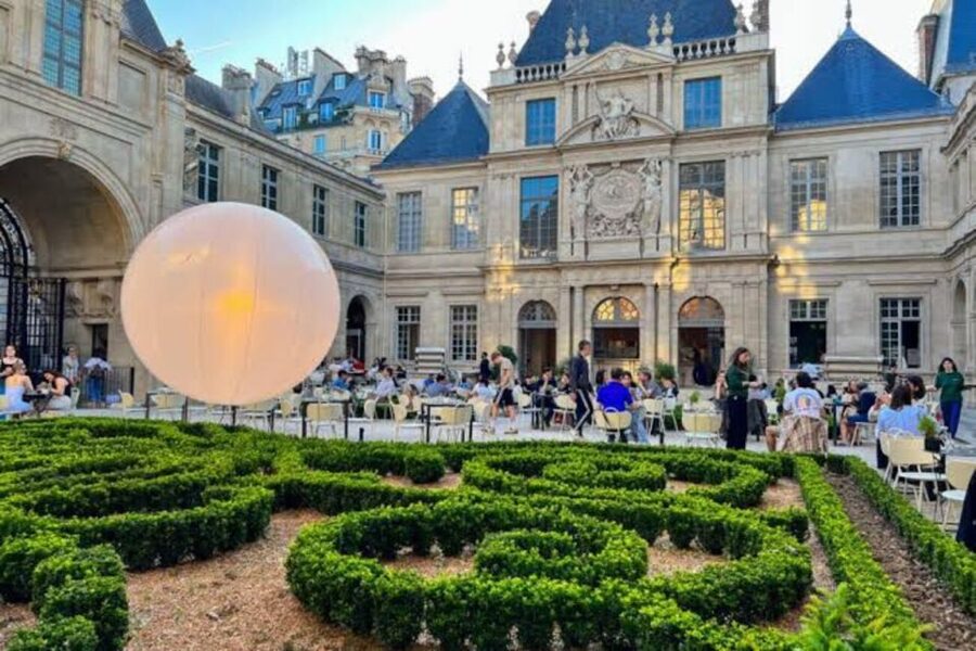 Paris: Le Marais District Guided Walking Tour - Rue des Rosiers and Jardin Anne Frank: The Jewish Neighborhood Focus