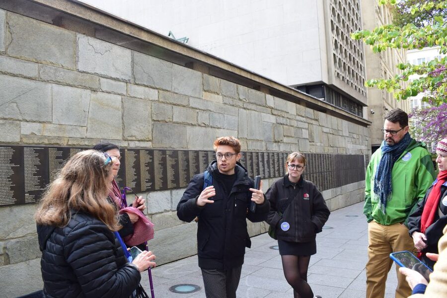 Paris: Le Marais & Montmartre Jewish History Walking Tour - Key highlights to look for