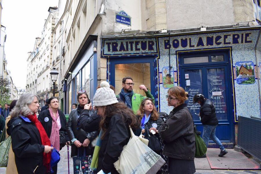 Paris: Le Marais & Montmartre Jewish History Walking Tour - Le Marais first: streets that frame everyday Jewish Paris