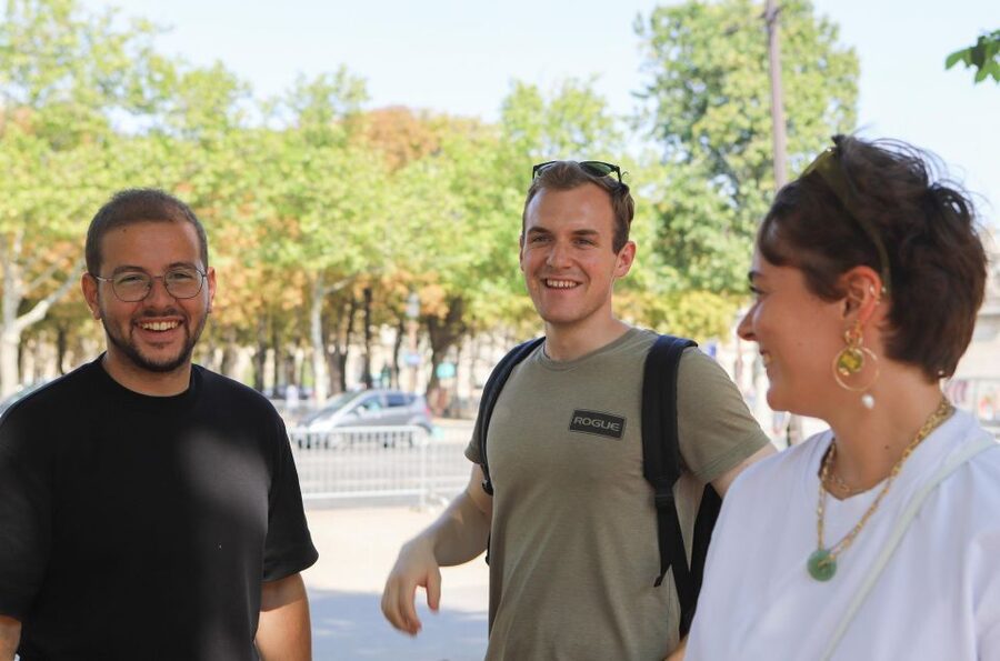 Paris Le Marais Walking Tour: Small Group Experience - Hôtel de Sully: Where the Hôtels Particuliers Feel Like Power