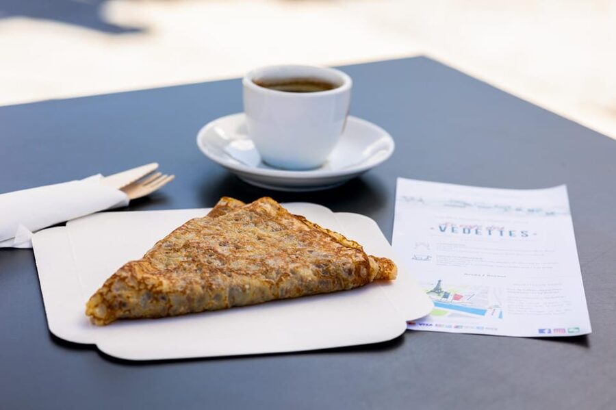 Paris: Live Guided Cruise with Crepe and Soft Drink - The 1-hour route: Eiffel Tower views to Notre-Dame and back