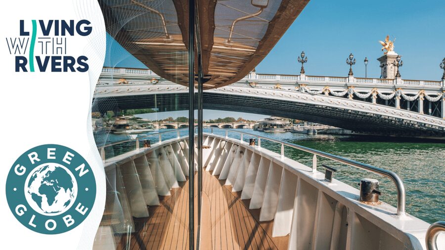 Paris: Live Guided Cruise with Crepe and Soft Drink - Getting to the dock near the Eiffel Tower (and what to do at arrival)