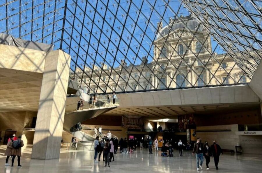 Paris Louvre Exclusive Semi Private Guided Tour Max 6 People - The guided sprint to Louvre masterpieces that actually matter