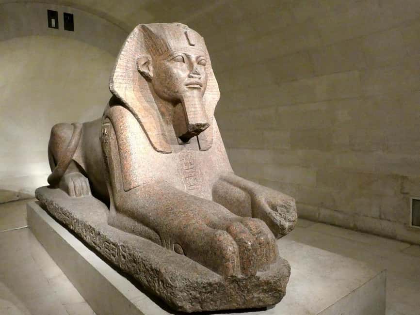 Paris: Louvre Guided Tour with Skip-the-Line Entry Tickets - Your guide and group experience: listening, pacing, and what to watch