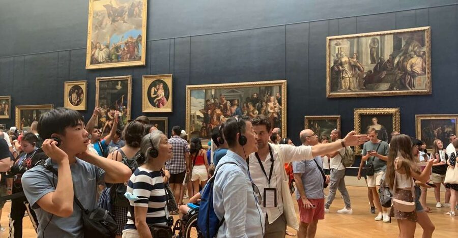 Paris: Louvre Masterpieces Tour with Pre-Reserved Tickets - Café Le Nemours meeting point: easy to find, but don’t show up late
