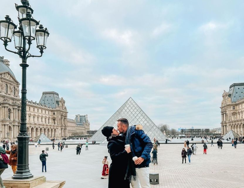 Paris: Louvre Mona Lisa Discovery Guided Tour with Ticket - The guided walk: photo stops plus a route that avoids dead ends