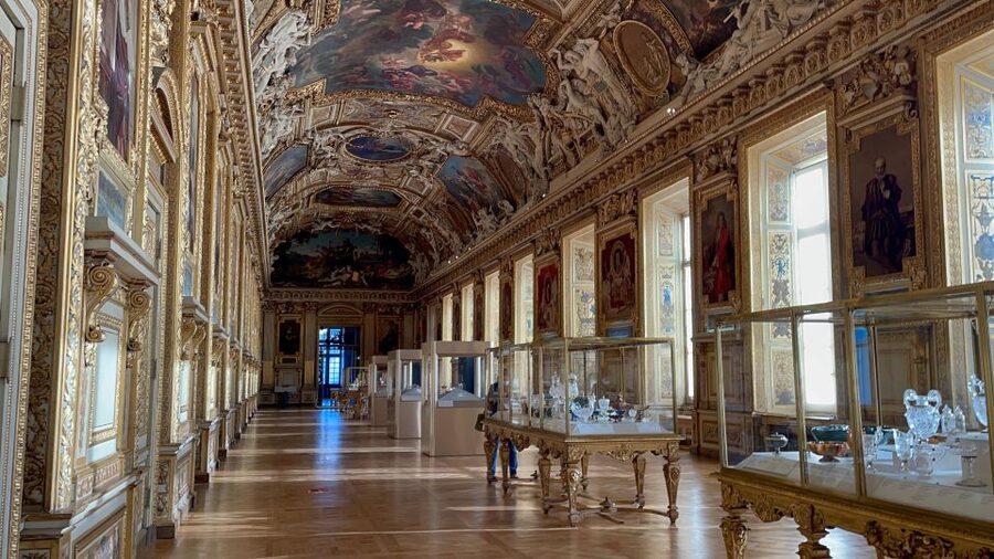 Paris: Louvre Museum Mona Lisa First Viewing Semi-Private - First access at the Louvre Pyramid, without the crowd stampede