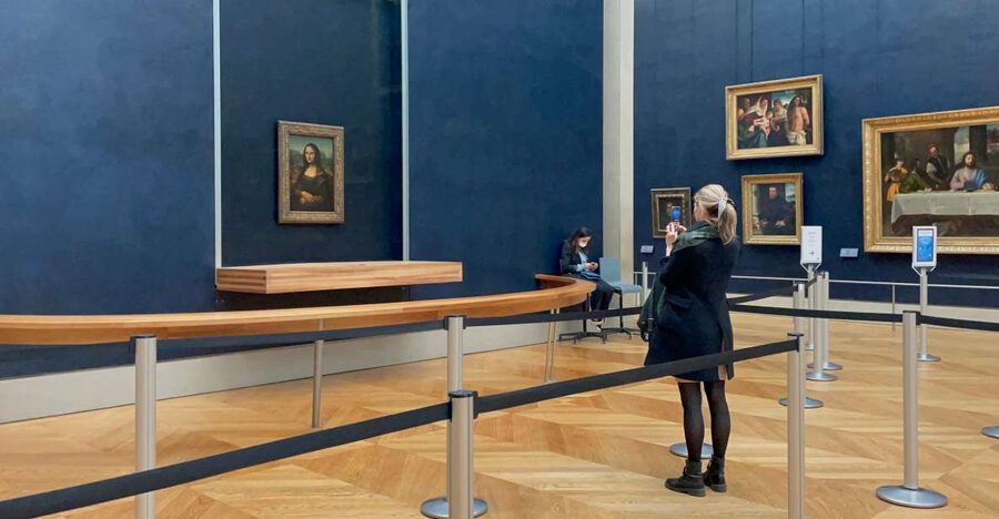 Paris: Louvre Museum Mona Lisa First Viewing Semi-Private - Price and value at $175 per person: when it makes sense