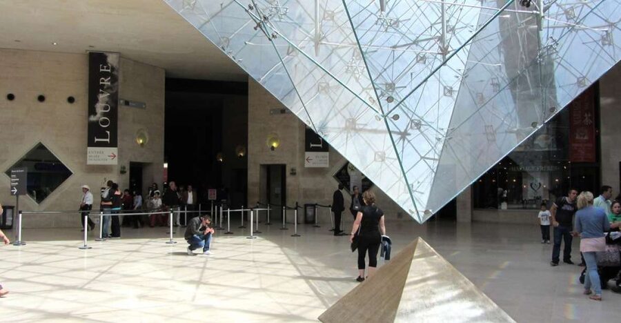 Paris: Louvre Museum Skip-The-Line Tour - Getting In Fast: Meet at Arc de Triomphe du Carrousel