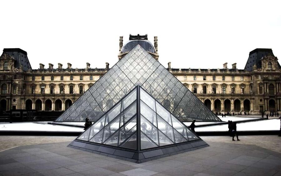Paris: Louvre Museum Ticket with Optional Hosted - Your audio guide route: Mona Lisa, Venus de Milo, and the big ideas