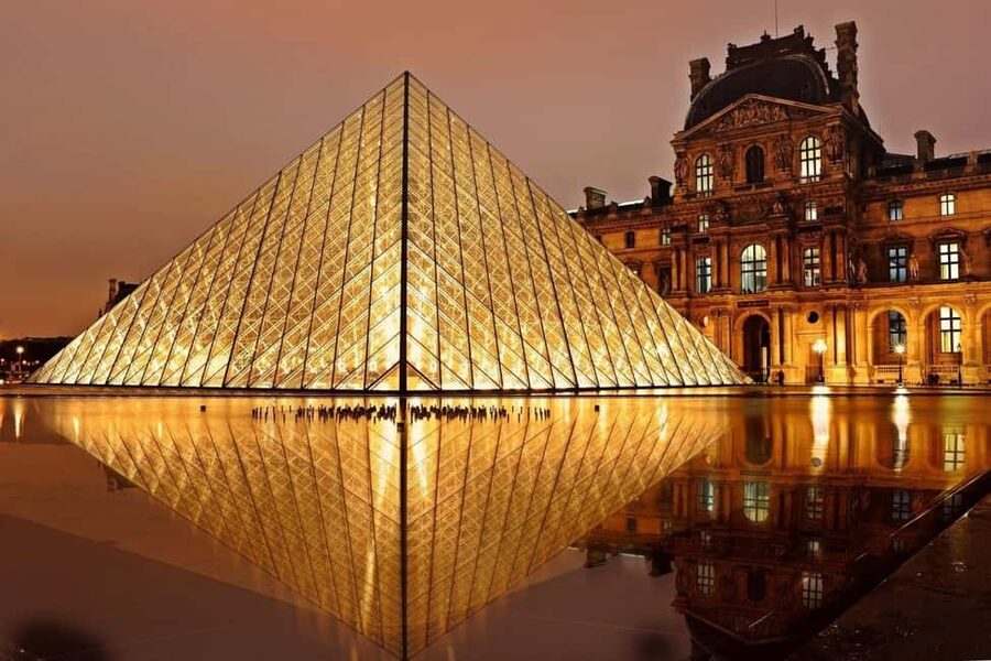 Paris: Louvre Museum Ticket with Optional Hosted - Who this Louvre ticket suits best
