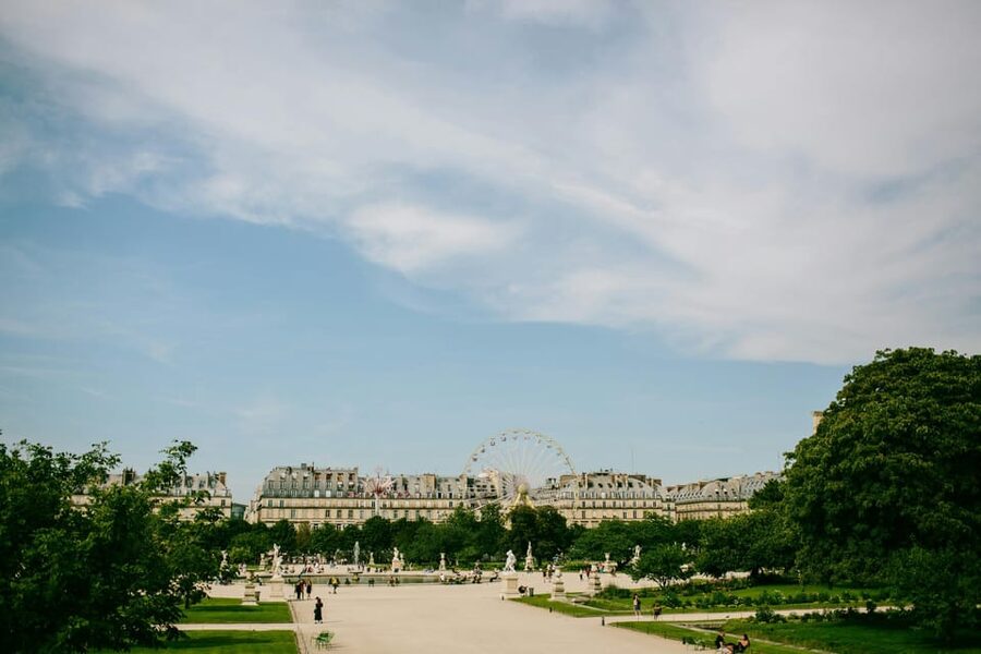 Paris: Louvre Museum Timed Entry Ticket & Pop Culture Tour - The must-see works this hour is built around