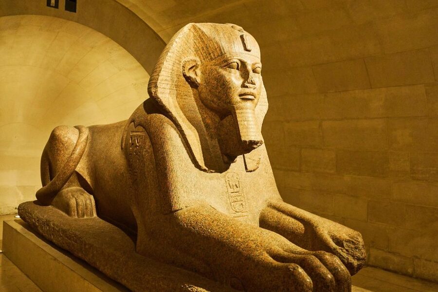 Paris: Louvre Ticket with Audioguide App and Seine Cruise - Iconic Works to Prioritize in Your Limited Time