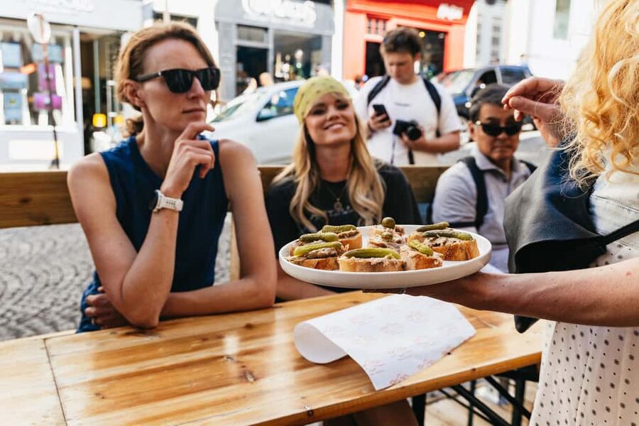 Paris: Montmartre Cheese, Wine & Pastry Guided Walking Tour - Stop by Stop: What You Taste Across Eight Food Stops