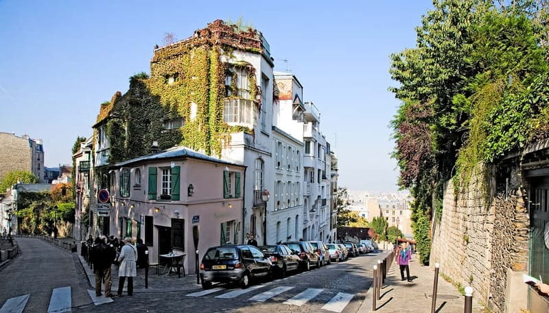 Paris: Montmartre Hidden Gems and Highlights Walking Tour - Sacré-Cœur Views and the Architecture You Can Actually Use