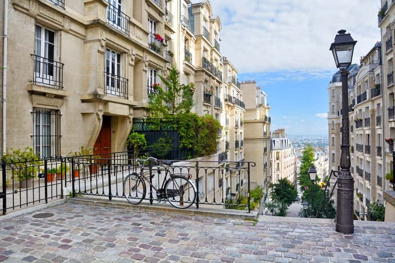 Paris: Montmartre Hidden Gems and Highlights Walking Tour - Place du Tertre, Artists Square Without the Confusion
