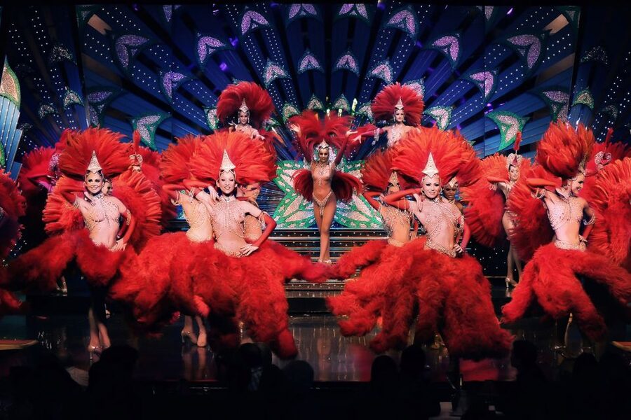 Paris: Moulin Rouge Cabaret Show Ticket with Champagne - Your 2-Hour Evening: Check-in, Seats, and the Build-Up