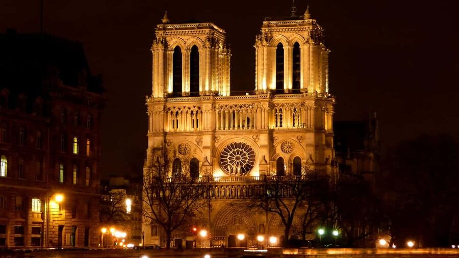 Paris: Night City Tour in a van for up to 7 people - Key highlights to watch for