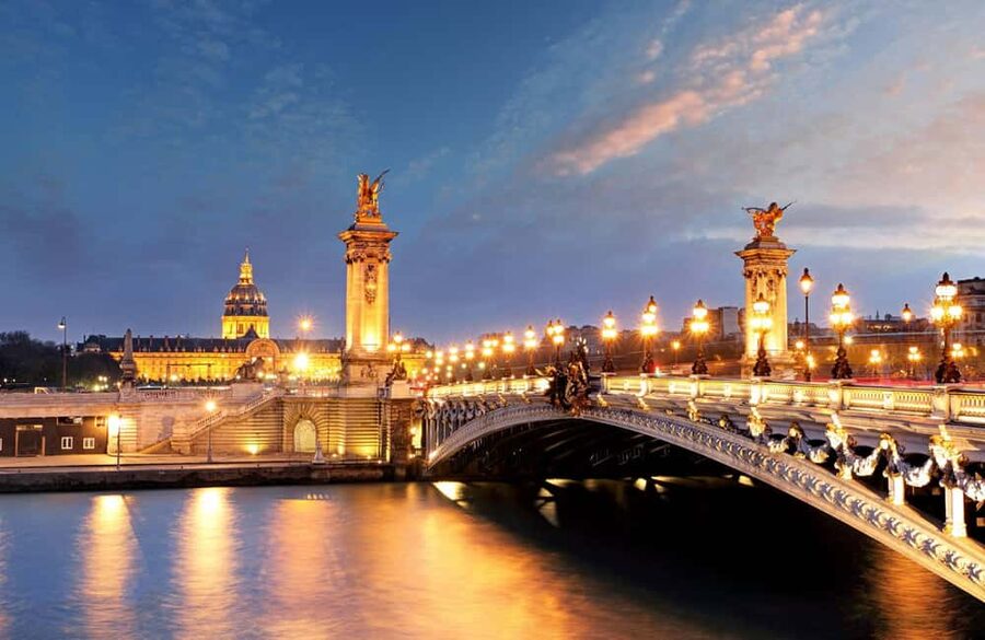 Paris: Night City Tour in a van for up to 7 people - Sorbonne, the Pantheon, and the Latin Quarter vibe by car