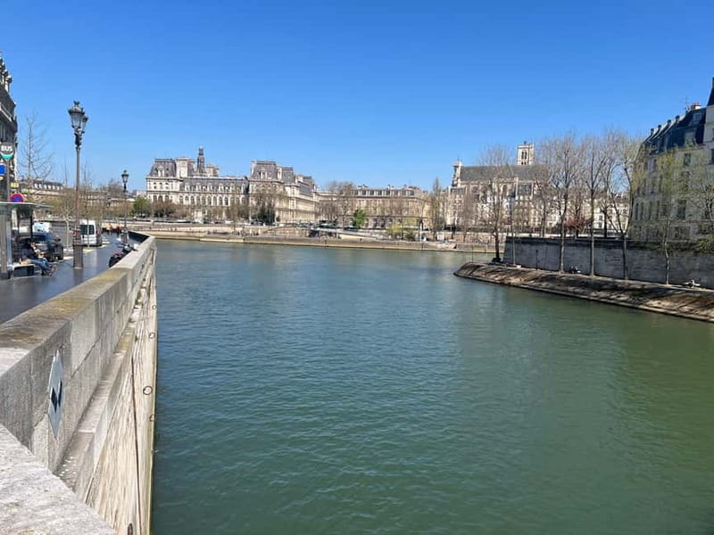 Paris: Notre-Dame Cathedral Exterior Tour & Free Entrance - Price and Value: Why $28 Can Make Sense