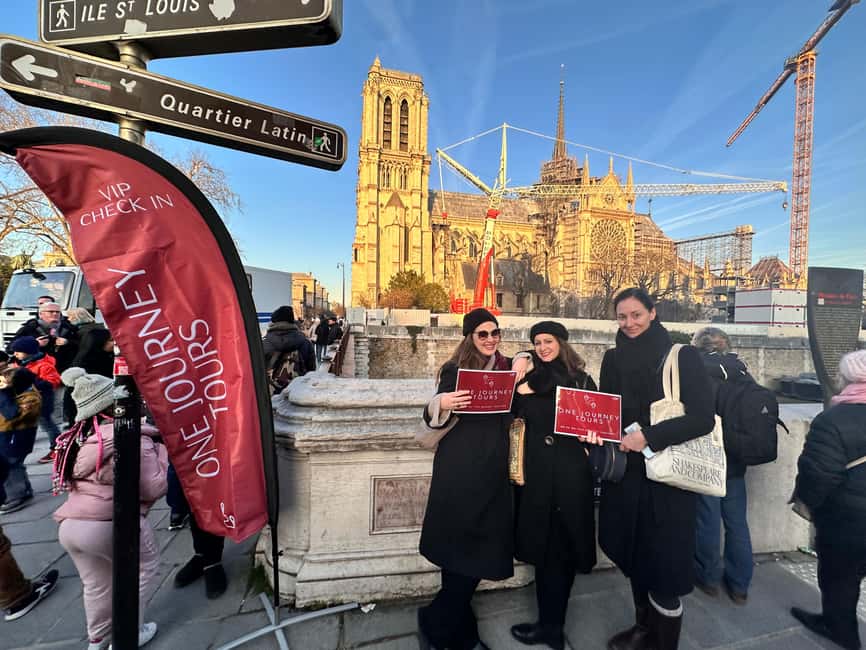 Paris: Notre Dame Cathedral Exterior Tour with Free Entry - Start near Île de la Cité, and arrive a few minutes early