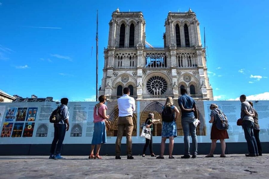 Paris: Notre Dame Exterior, Latin Quarter Tour and Pantheon - Meeting at Cité: the small-group setup that keeps things easy
