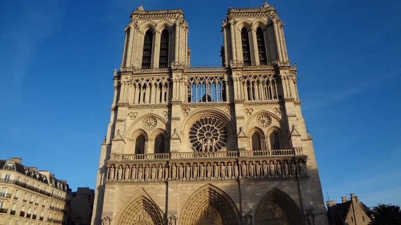 Paris: Notre Dame Exterior Private Tour - Meeting on the Parvis, Charlemagne et ses leudes to Start