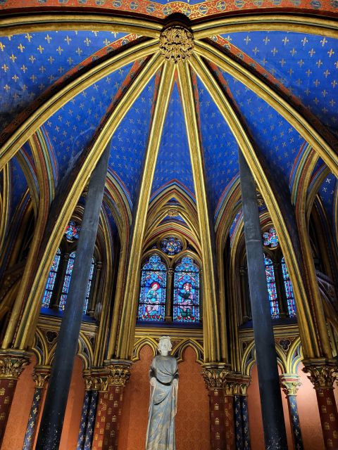 Paris: Notre Dame Exterior Walking Tour with Sainte Chapelle - Place Dauphine and Pont Neuf: Henry IV in the Stones