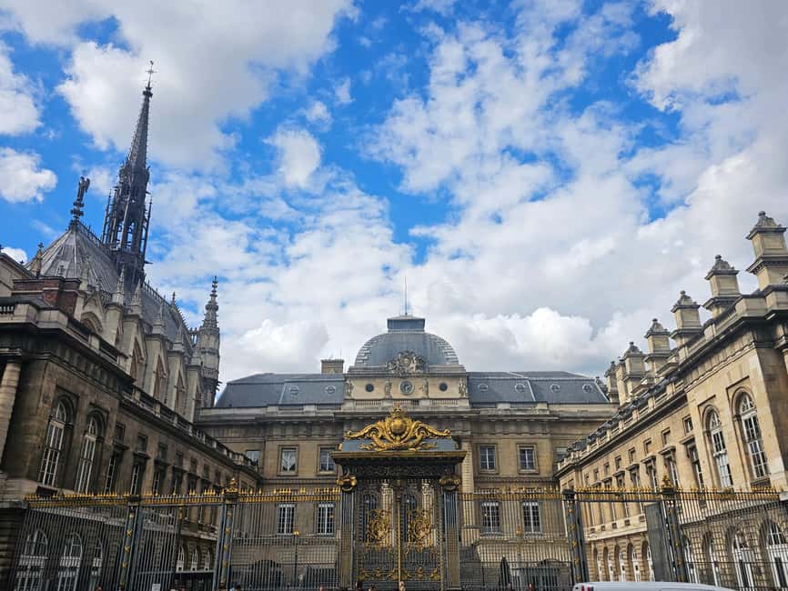Paris: Notre Dame Outdoor Tour with Sainte-Chapelle / Crypt. - Shakespeare and Company: a quick cultural reset near Île de la Cité